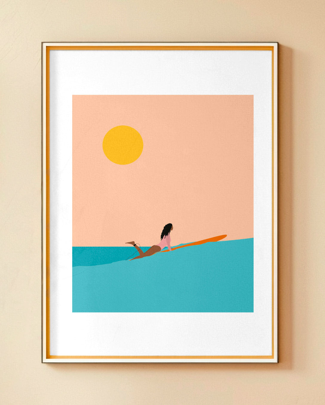 Affiche Pop Girl – surfeuse stylisée sur fond coloré – illustration pop By Swelle.
