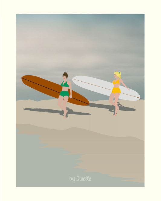 Affiche Gidget’s crew – illustration de surfeuses sur la plage – art surf By Swelle.Affiche surf féminine et rétro, mettant en scène des surfeuses sur la plage.