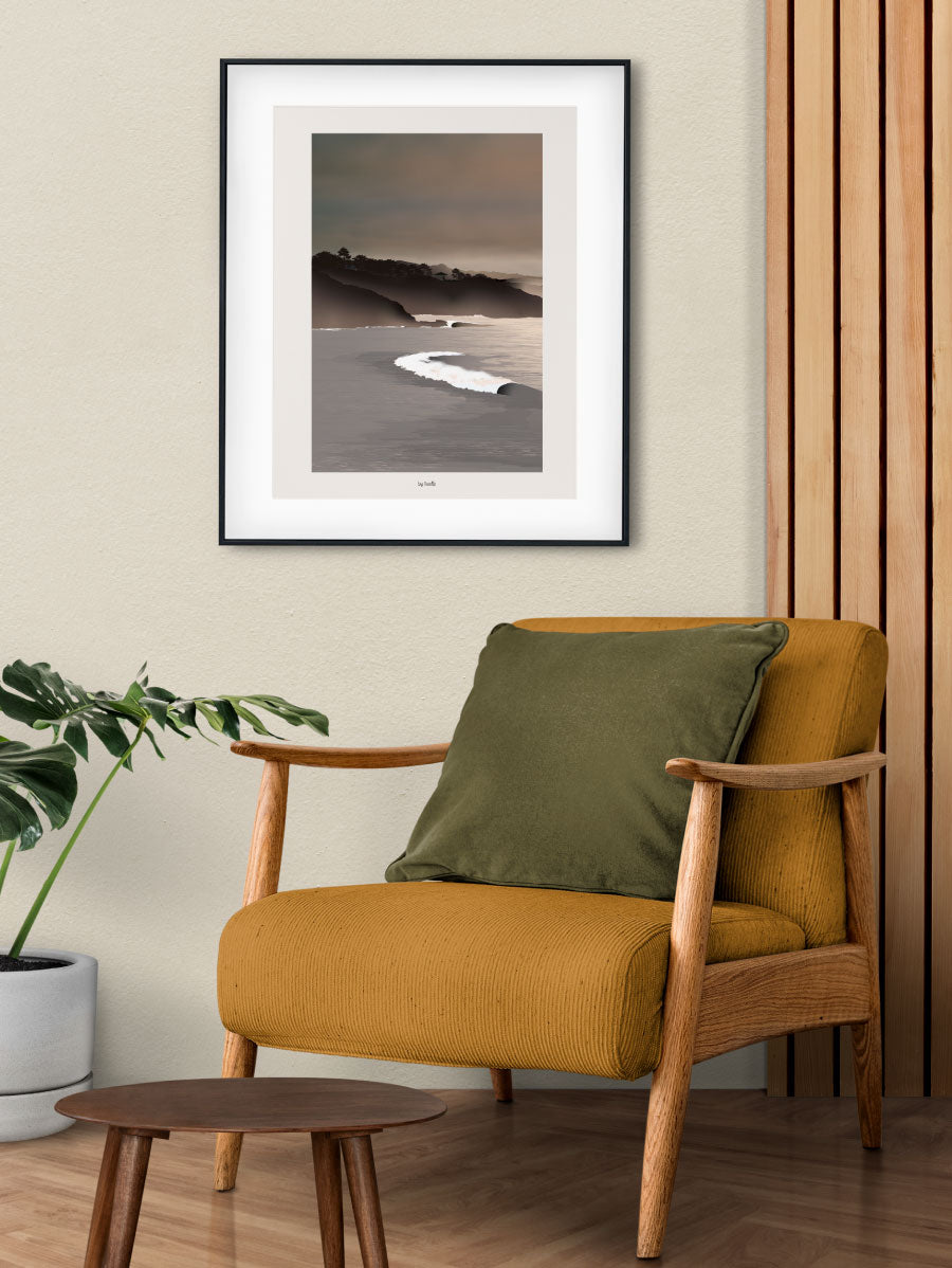 Affiche Sur la côte : paysage de falaises et d’océan dans une ambiance douce et brumeuse. Illustration By Swelle.