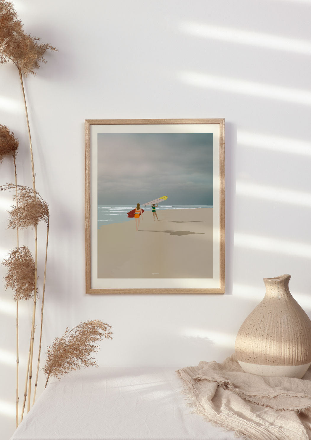 Affiche The Sixties on the Beach – deux surfeuses sur la plage – illustration surf rétro By Swelle.