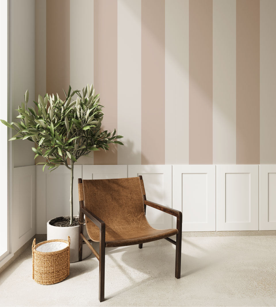 Papier peint rayé beige & sable – motif de rayures verticales naturelles.